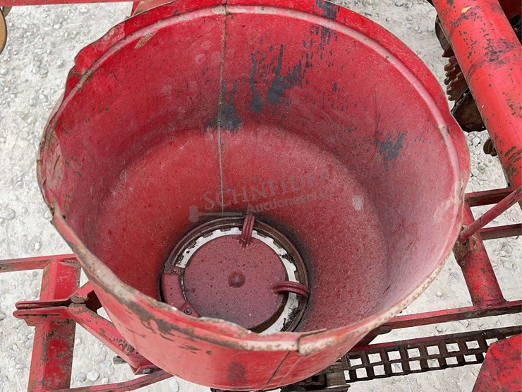 massey-ferguson-4-image-14