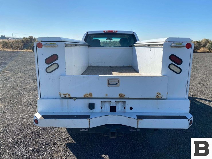 2013-chevrolet-silverado-3500-image-4