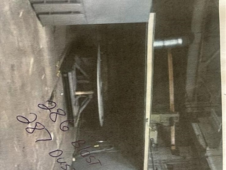 #4714-•-16’x16’-clemco-abrasive-blast-room-image-27