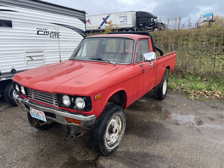 #1374-•-1976-chevrolet-luv-4x4-(has-wi-title)-(of)-image-1