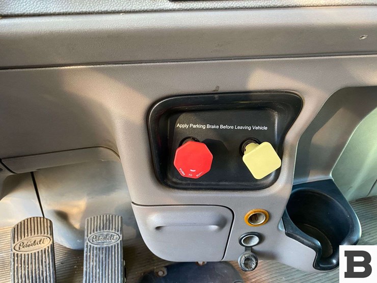 2013-peterbilt-367-image-62