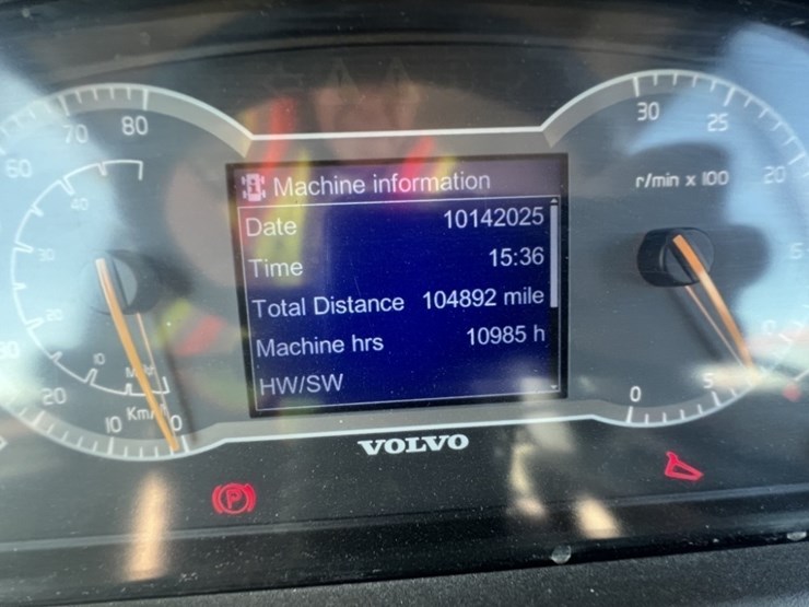 2020-volvo-a60h-image-59