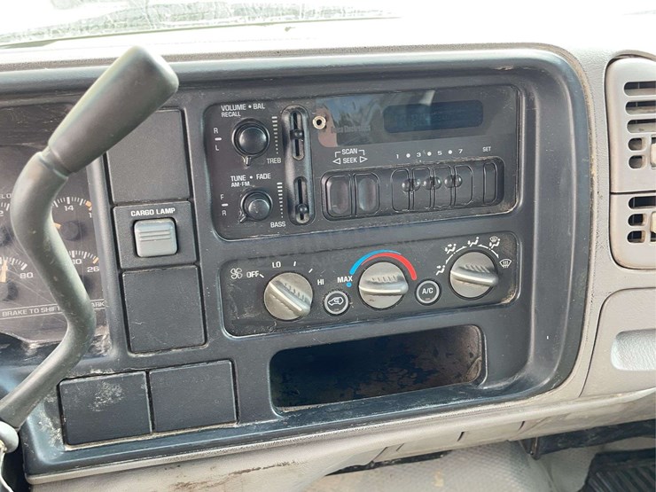 1999-chevrolet-2500-image-32