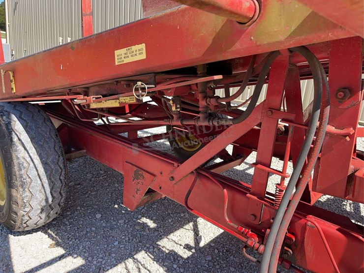 new-holland-1010-image-17