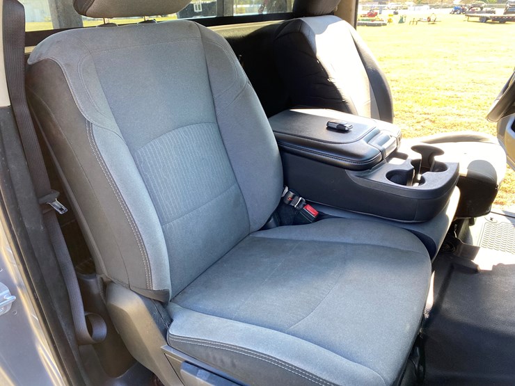 #19-•-#117-•-2020-ram-5500-rolloff-truck-image-25