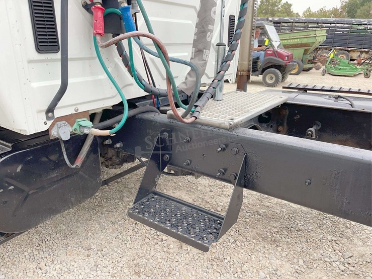 2003-international-durastar-4400-image-40