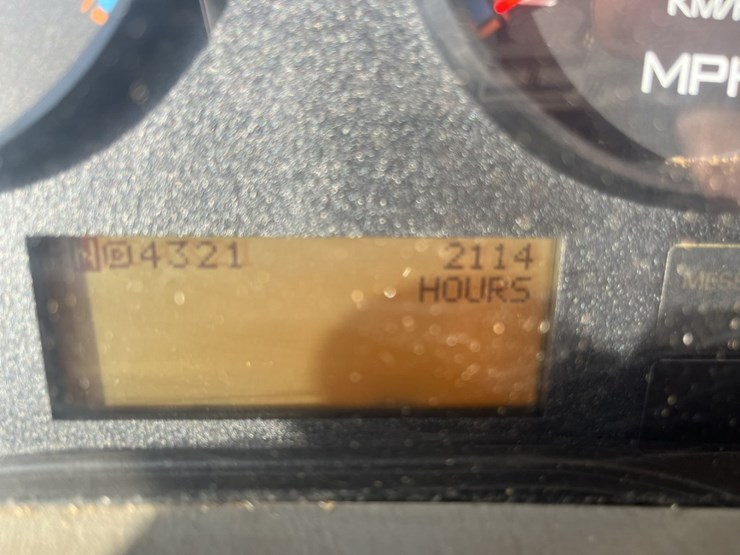 2011-international-7600-image-132