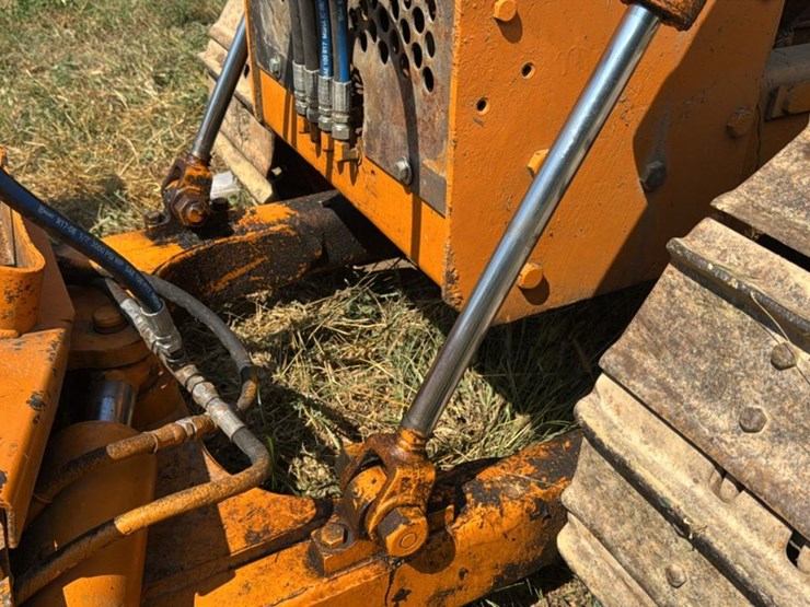 1979-case-450b--image-30