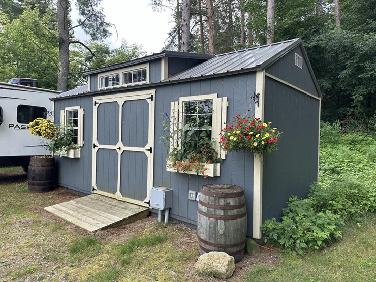 #100-•-waterfront-pub-with-4-bed/2-bath-apartment-image-113