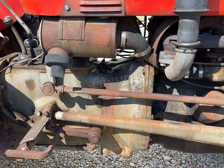 massey-ferguson-135-image-16