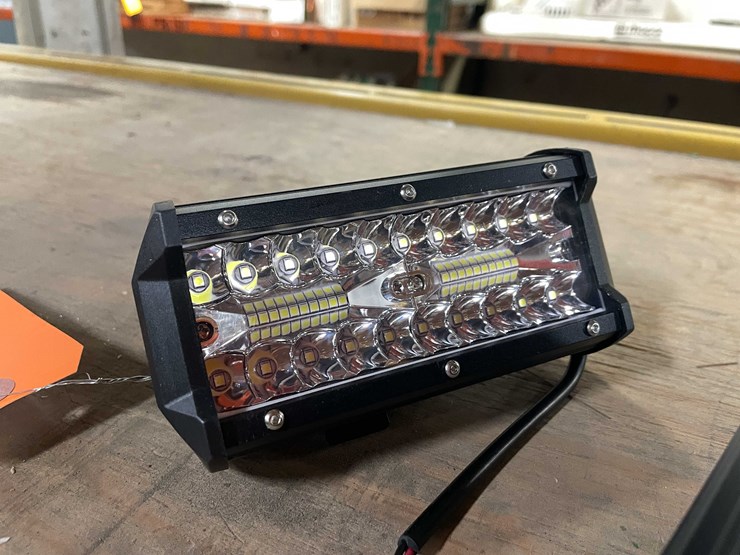 #8530-•-(2)-led-6-1/2"-long-work-lights,-12/24vdc-(pr12)-image-6