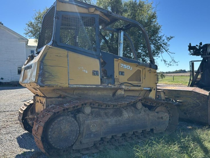 2008-deere-750j-xlt-image-8