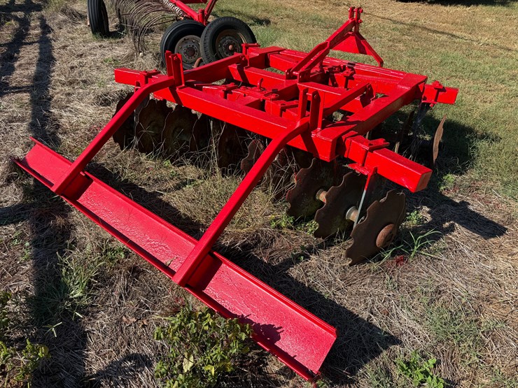 #46-•-#1001-•-8-foot-bush-hog-harrow-with-levelor-image-2