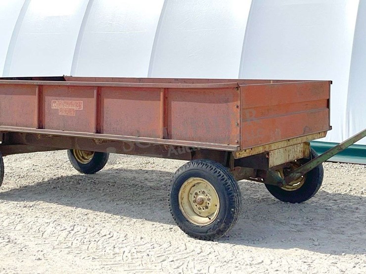 john-deere-1064-image-1