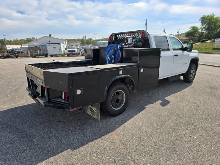 2017-gmc-sierra-3500-image-20