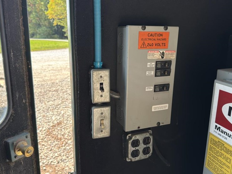 #4453-•-mellott-debarker-cab-image-13