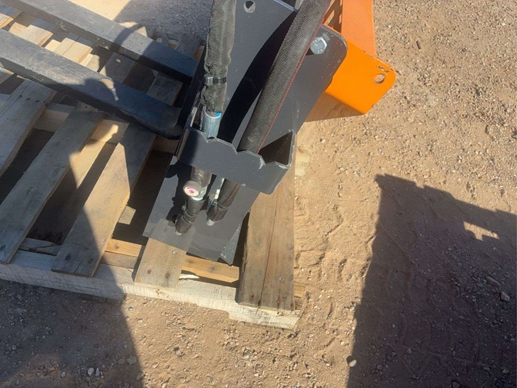 wolverine-adjustable-pallet-fork-image-5