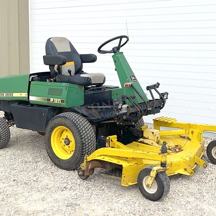JOHN DEERE F911