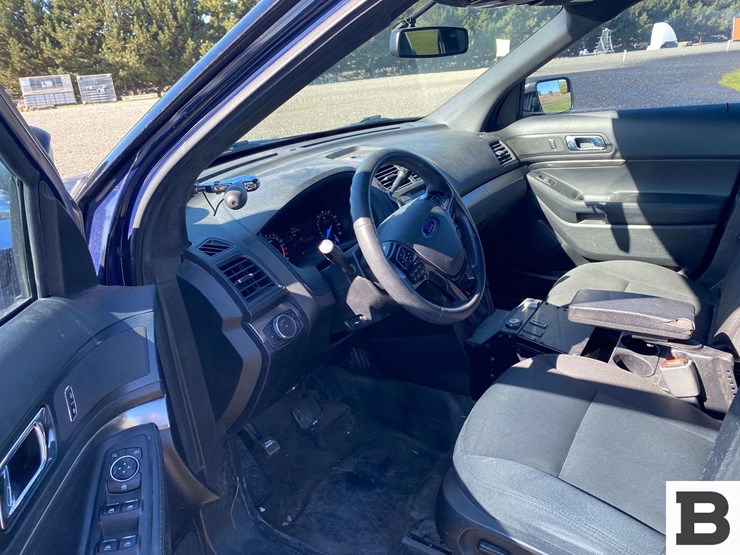 2018-ford-explorer-image-22