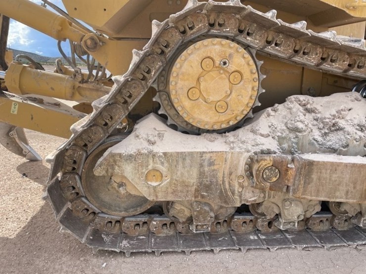 2019-caterpillar-d8t-image-19