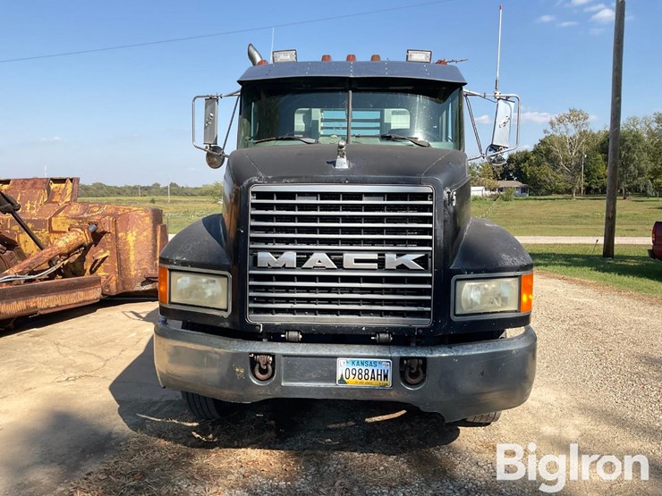 1993-mack-ch613-image-2