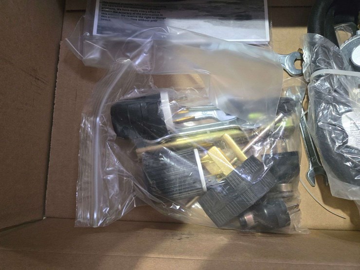 new/unused-duro-max-dual-fuel-xp12000hx-portable-generator-image-14