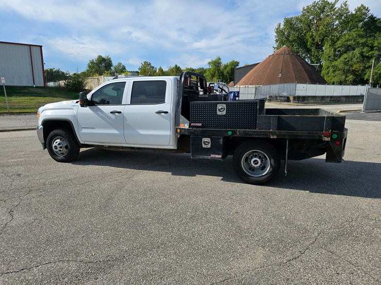2017-gmc-sierra-3500-image-9