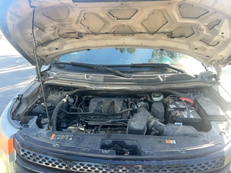 2015-ford-explorer-image-7