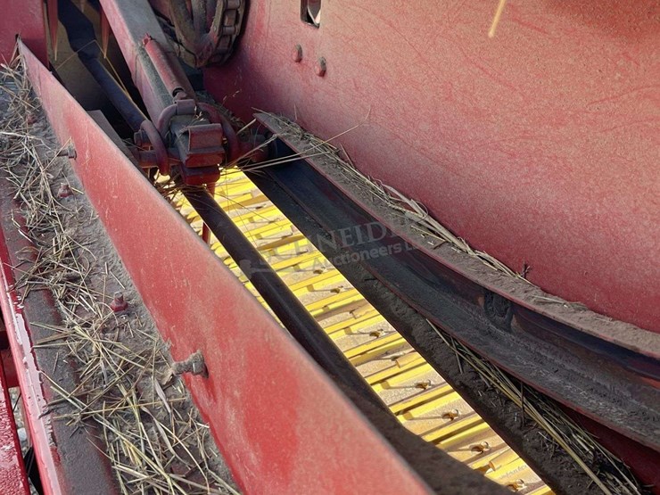 new-holland-565-image-35