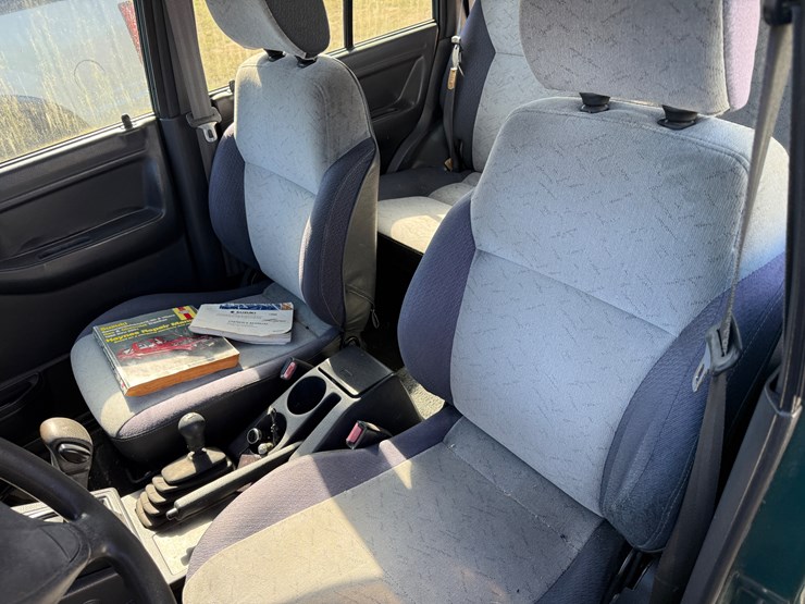 #37-•-#265-•-1996-geo-tracker-multipurpose-vehicle-(mpv)-image-14