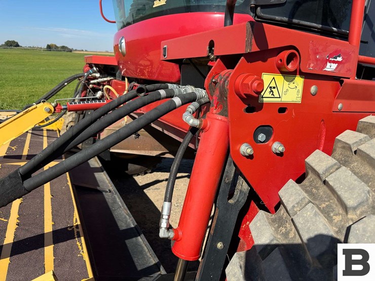 2013-new-holland-h8080-image-20