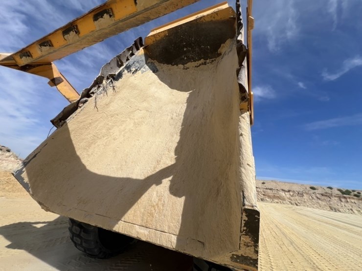 2020-volvo-a60h-image-32