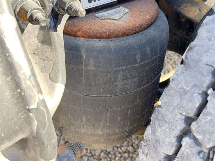 2017-peterbilt-579-image-27