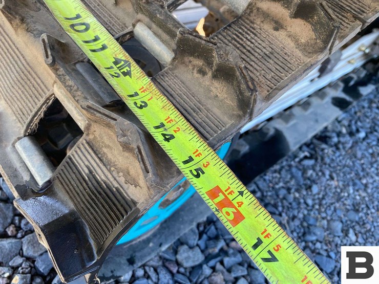 1998-polaris-indy-trail-touring-snowmobile-image-17