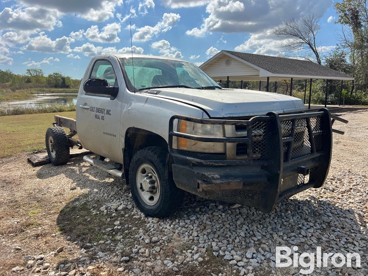 2010-chevrolet-silverado-2500-image-3
