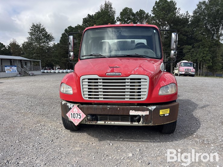 2014-freightliner-m2-106-s/a-propane-delivery-truck-image-2