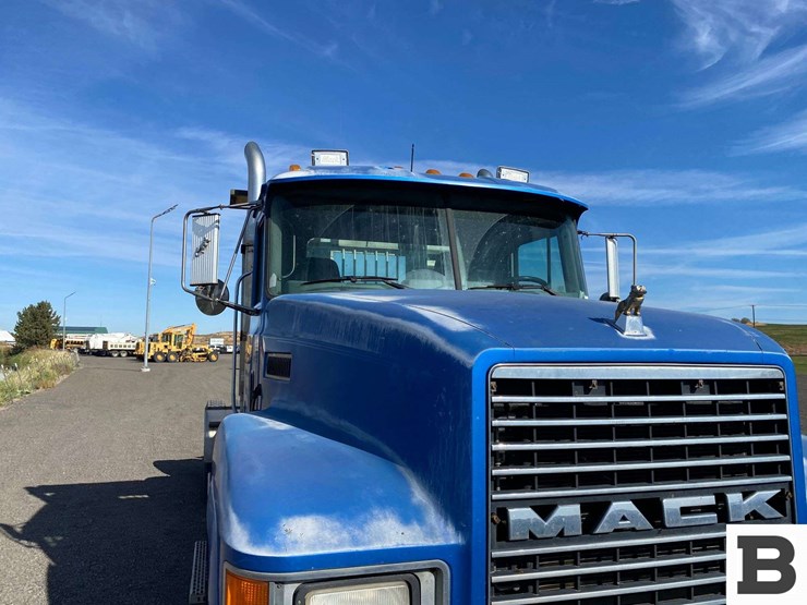 1995-mack-ch613-image-9