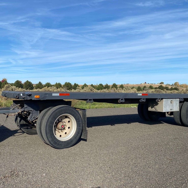 1986 UTILITY FLATBED