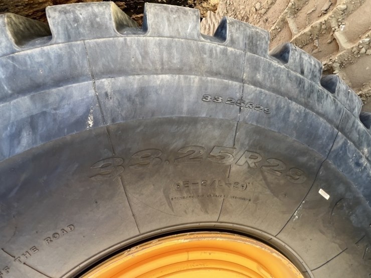 2021-volvo-a60h-image-10