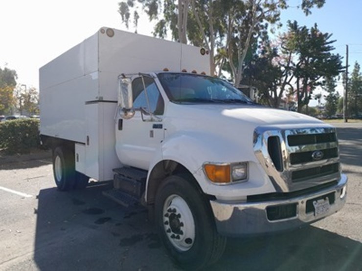 2015-ford-f750-image-1