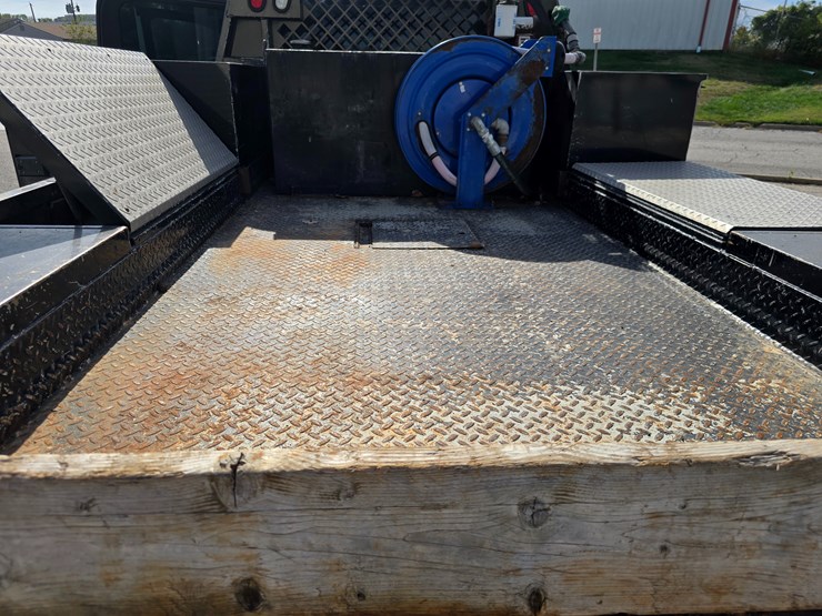 2017-gmc-sierra-3500-image-72