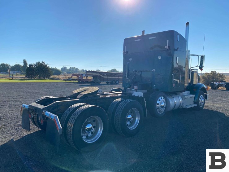 2013-peterbilt-367-image-6