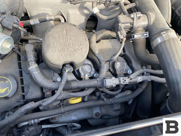 2016-ford-explorer-image-32