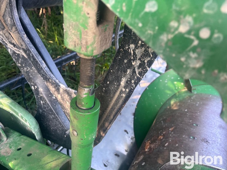 2006-john-deere-630f-image-12