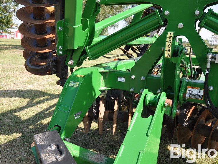 2015-john-deere-2623vt-image-14