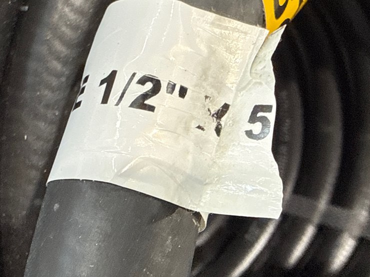 #28370-•-lot-of-(2)-unused-1/2"-x-50"-rubber-air-hoses-image-4