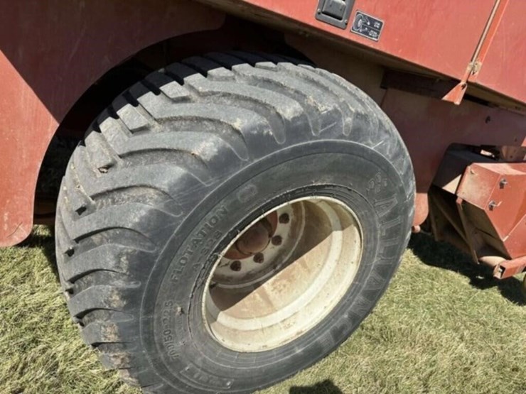 hesston-4790-image-11