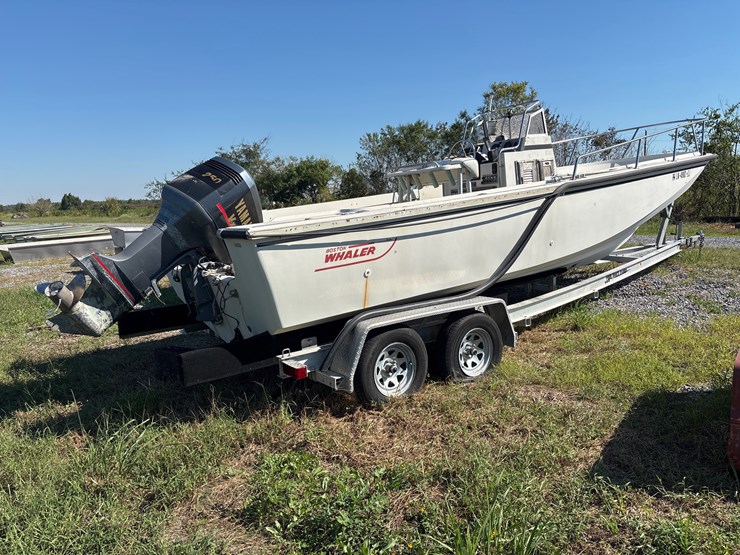 #142-•-boston-whaler-25ft-center-console-boat-with-yamaha-vx-250-engine-image-1