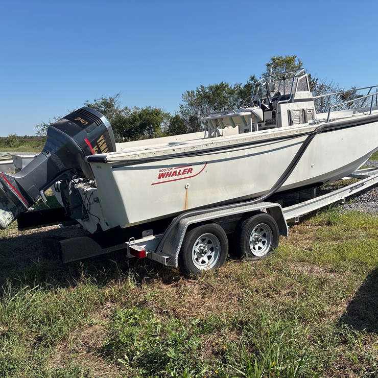 #142 • BOSTON WHALER 25FT CENTER CONSOLE BOAT WITH YAMAHA VX 250 ENGINE