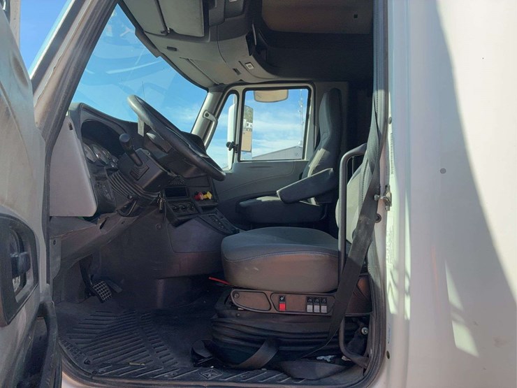 2017-international-prostar-image-7